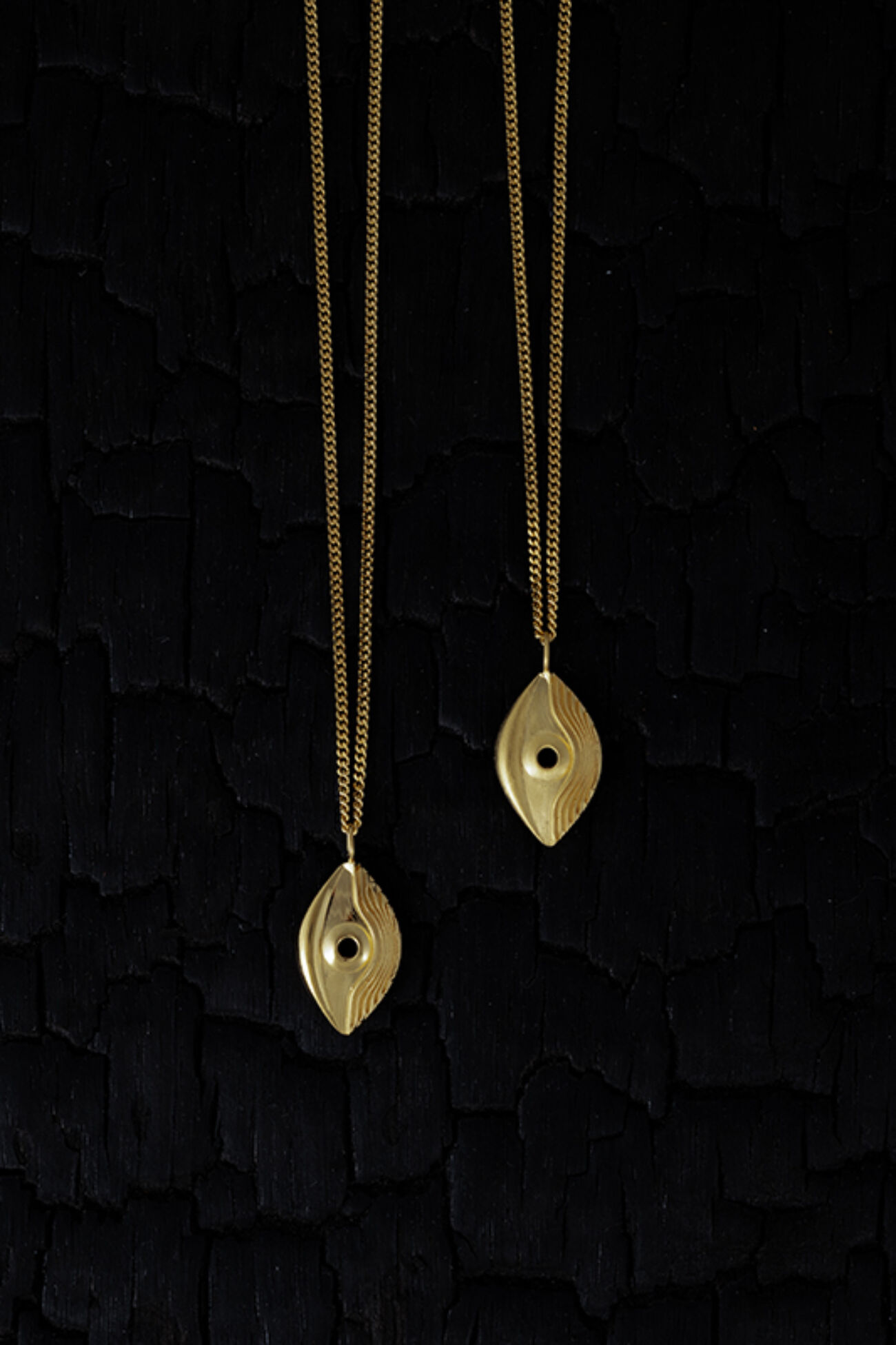 Elisalee the viewer necklace gold silver