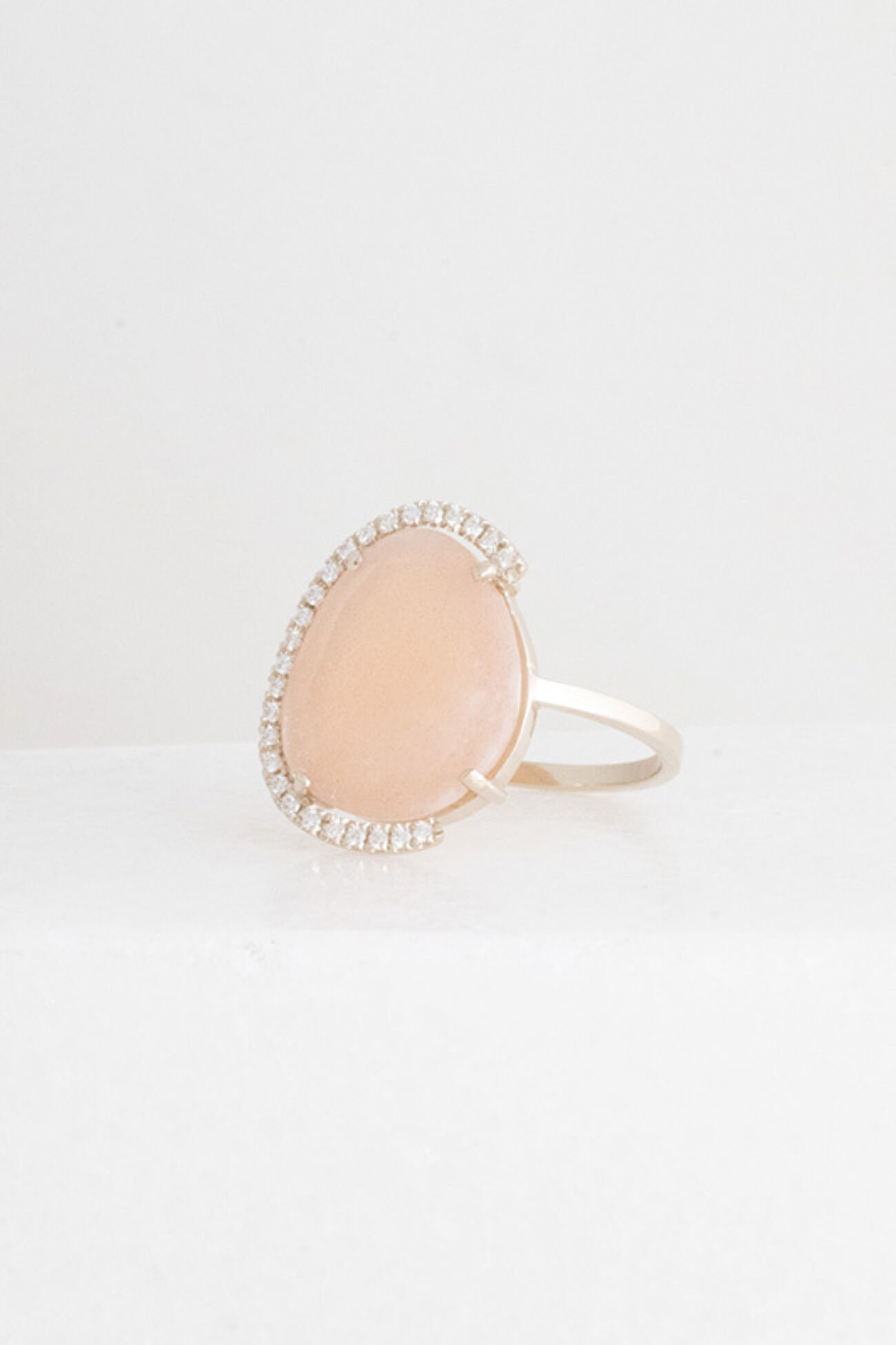 Elisa lee limited Exclusieve roze maansteen met halve organische halo ring 3