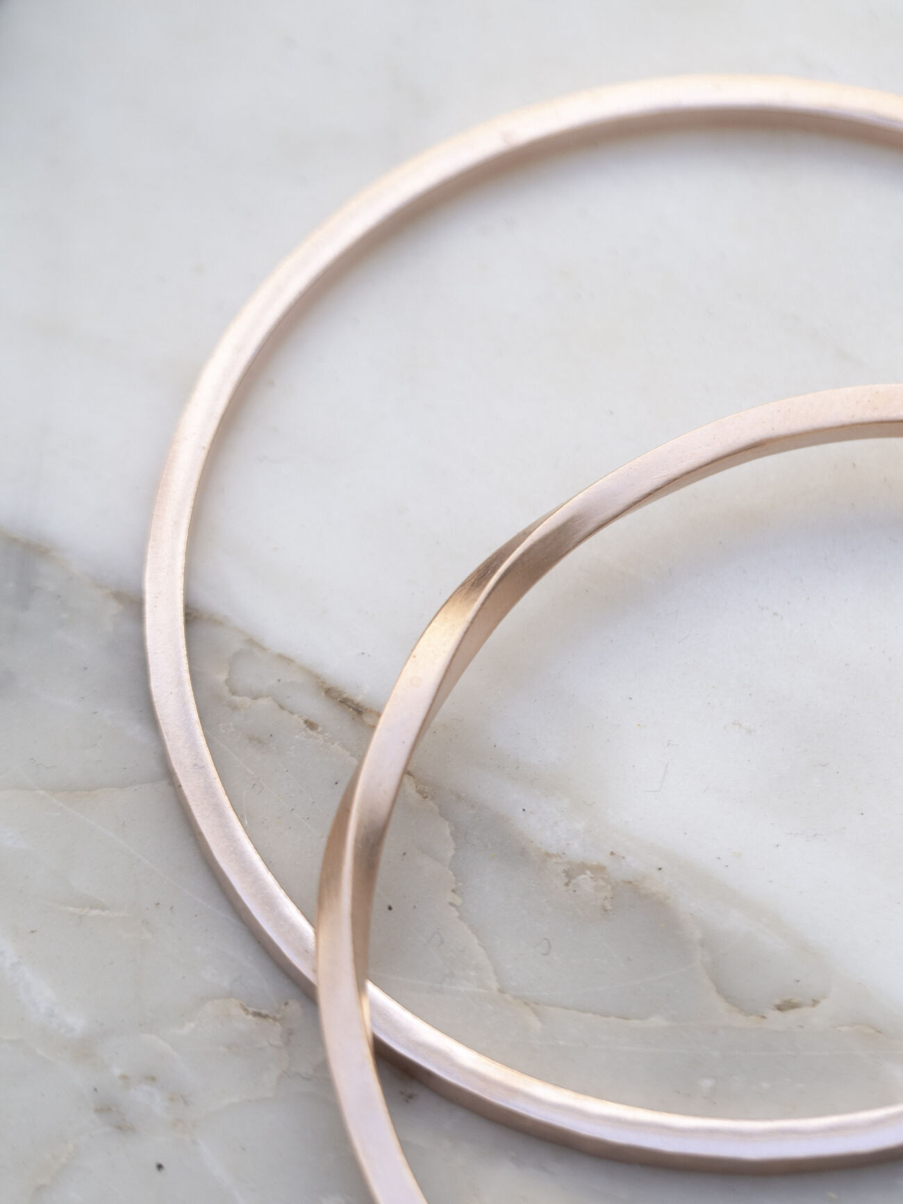 Double Twist armband detail
