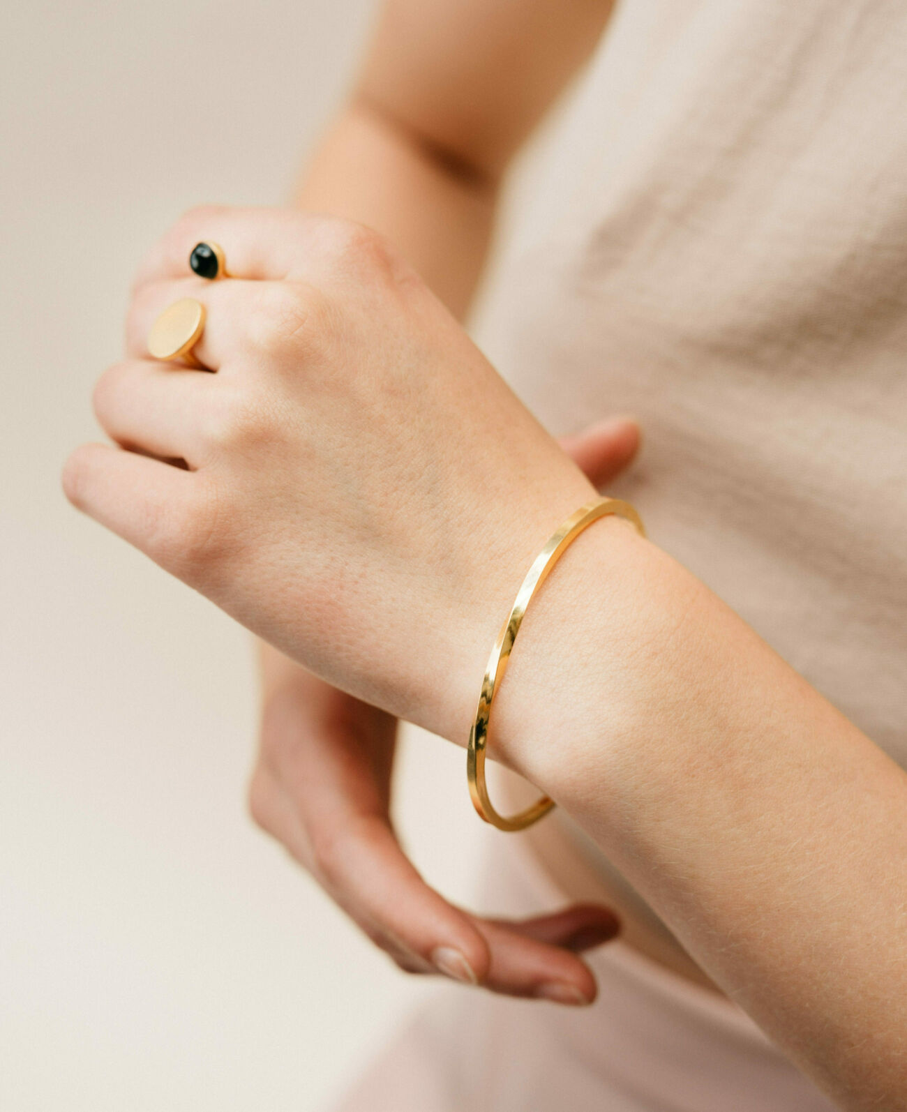 Double Twist armband geel verguld