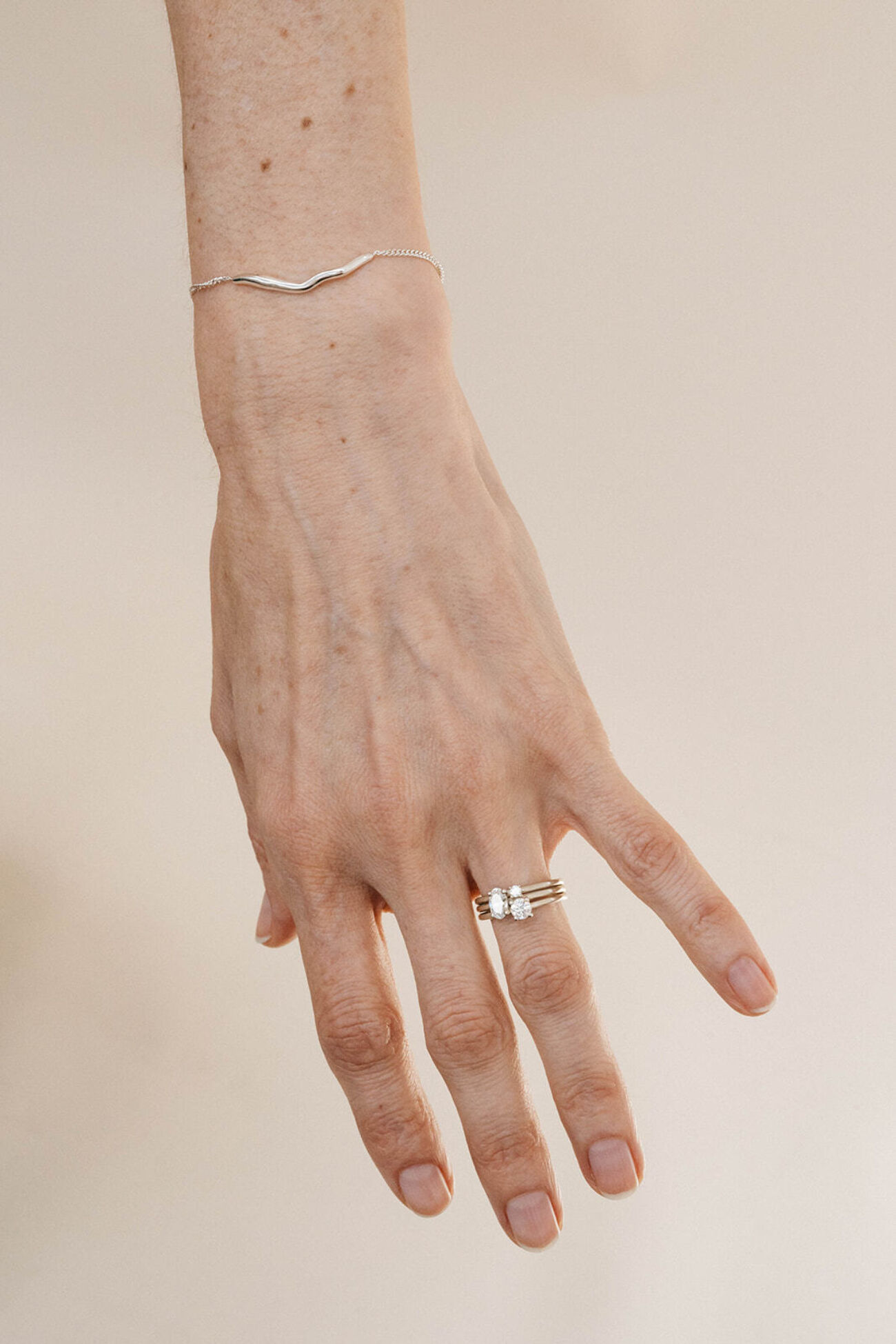 Elisa lee lux nina white ring 18 K GG