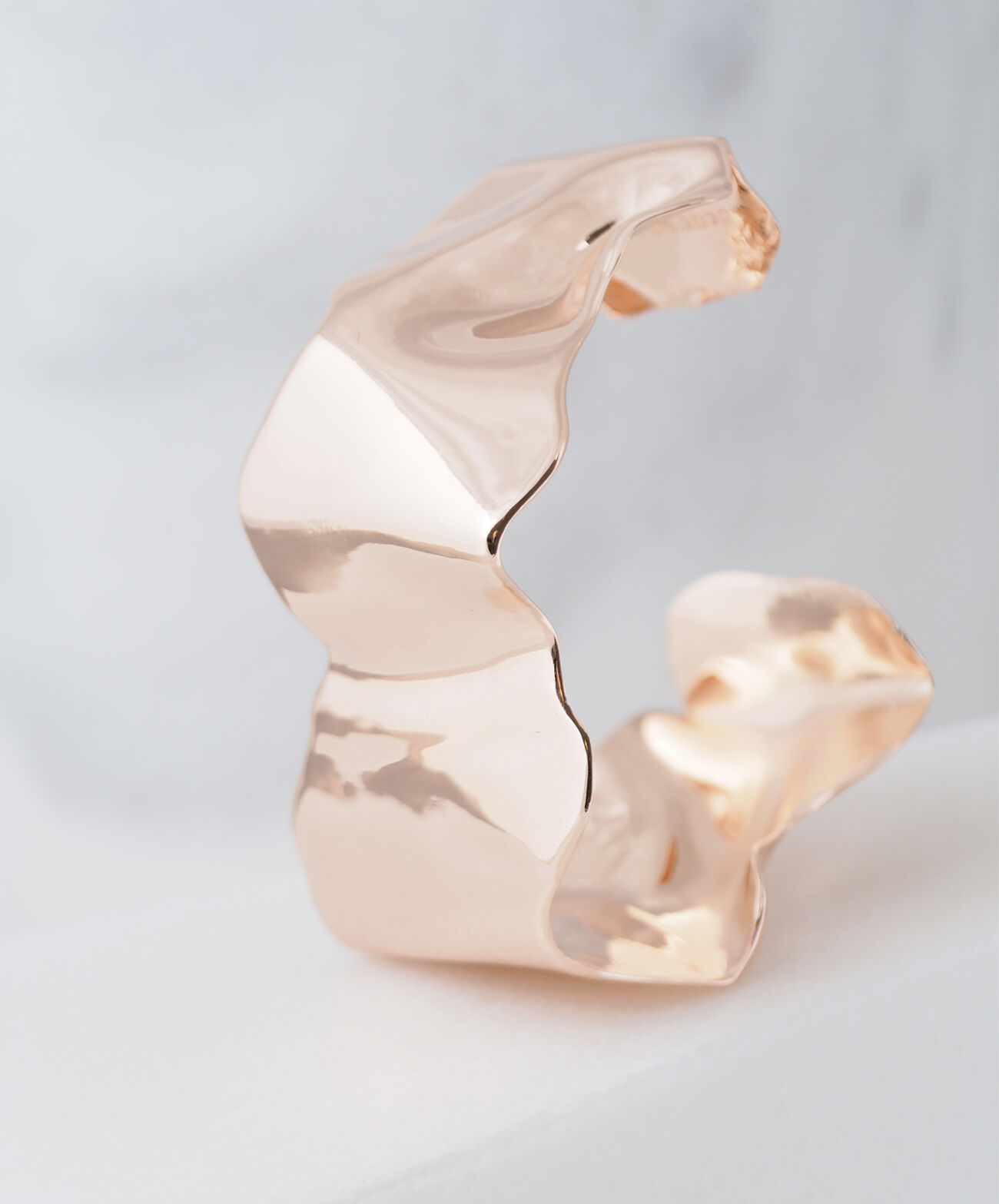 Liquid armband roze verguld