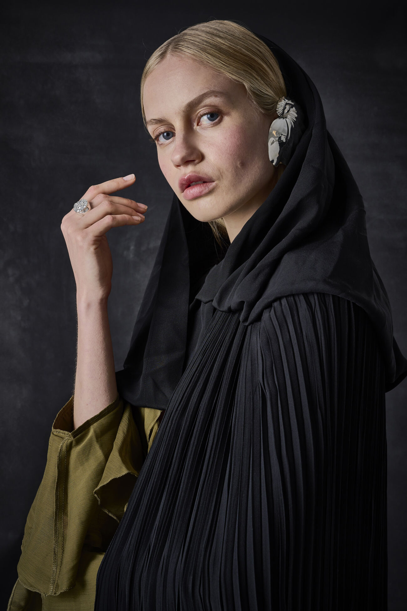 Elisa lee x tom eerebout abalone shell ring 2
