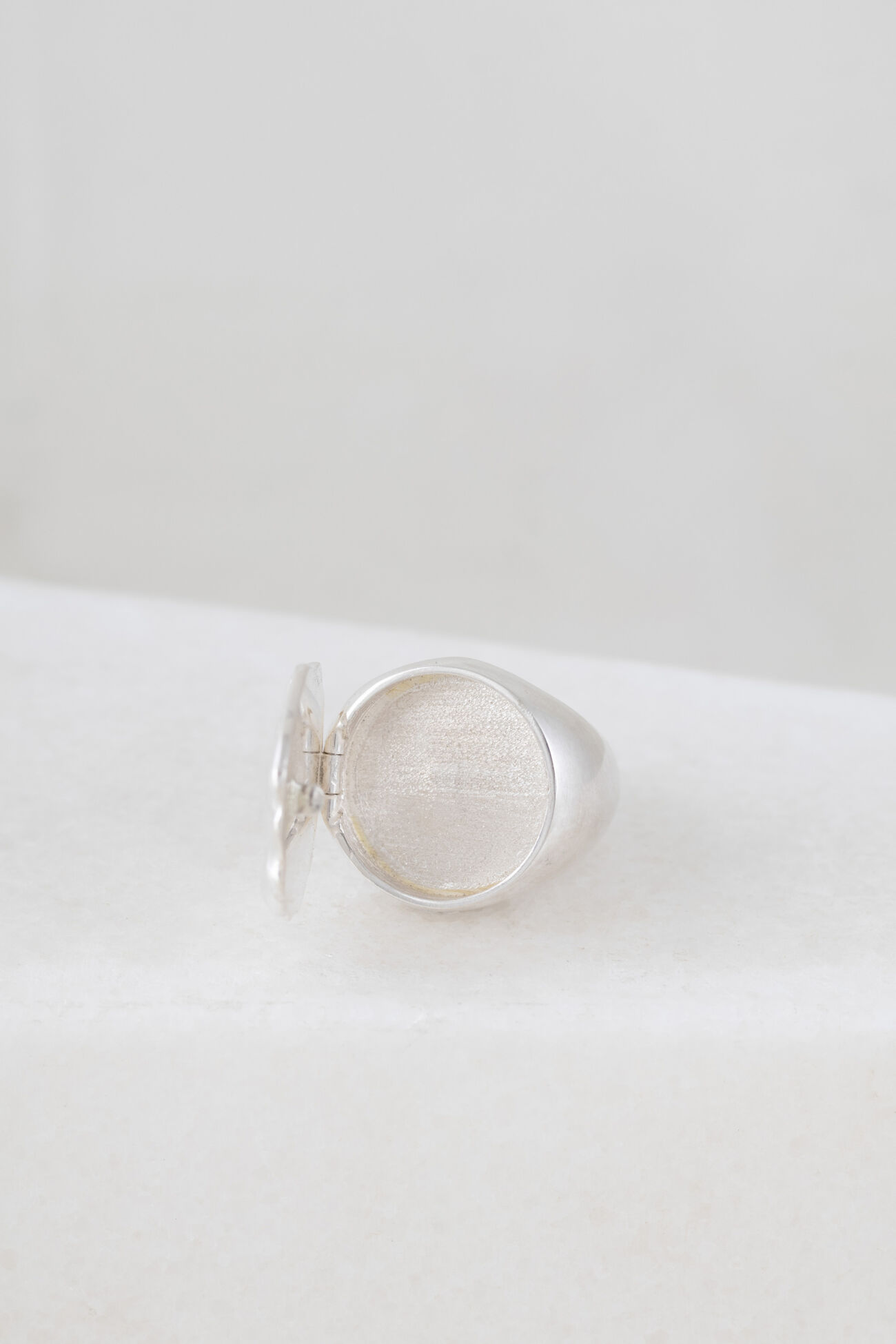 Elisa lee x tom eerebout abalone shell ring 6