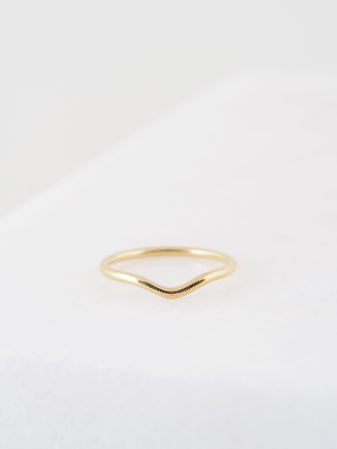 Elisalee IDO arc ring