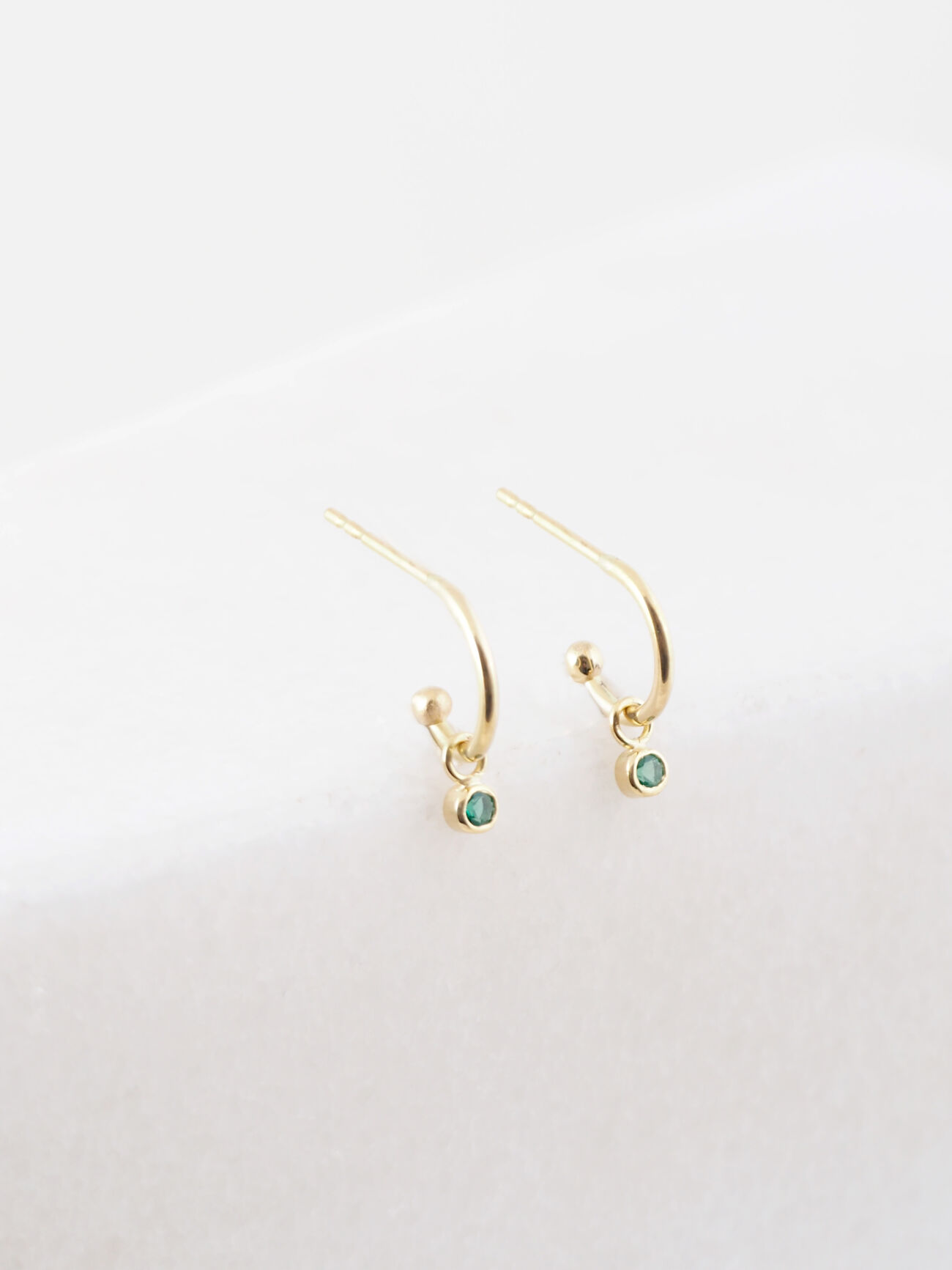 Elisalee birthstone creole smaragd