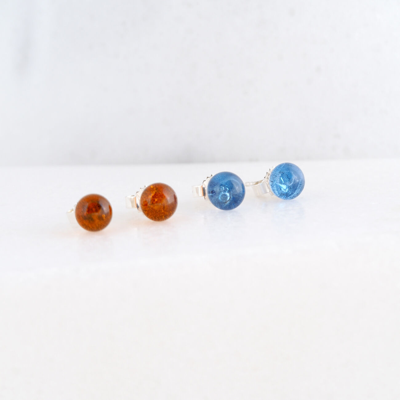Button earrings glass 2