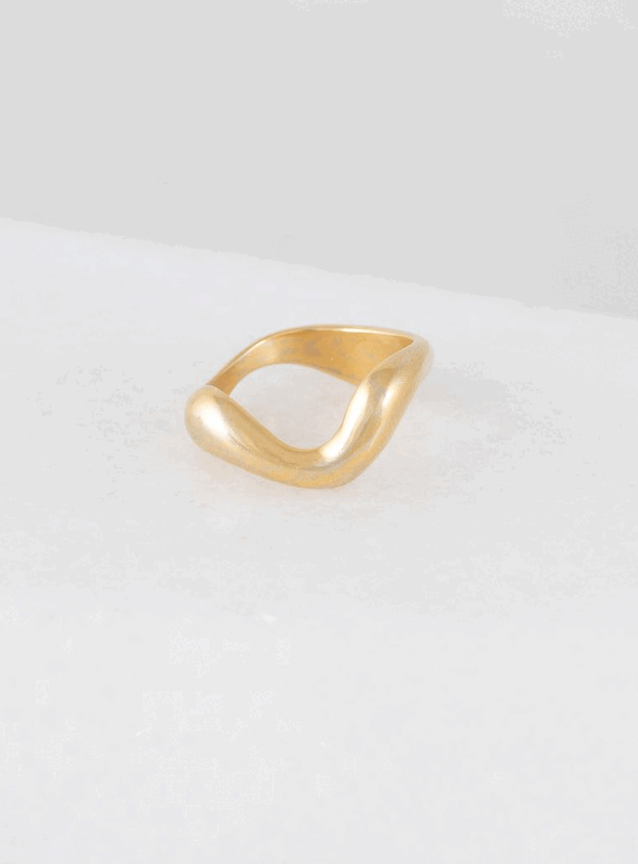 Elisa lee fluid flux ring gif