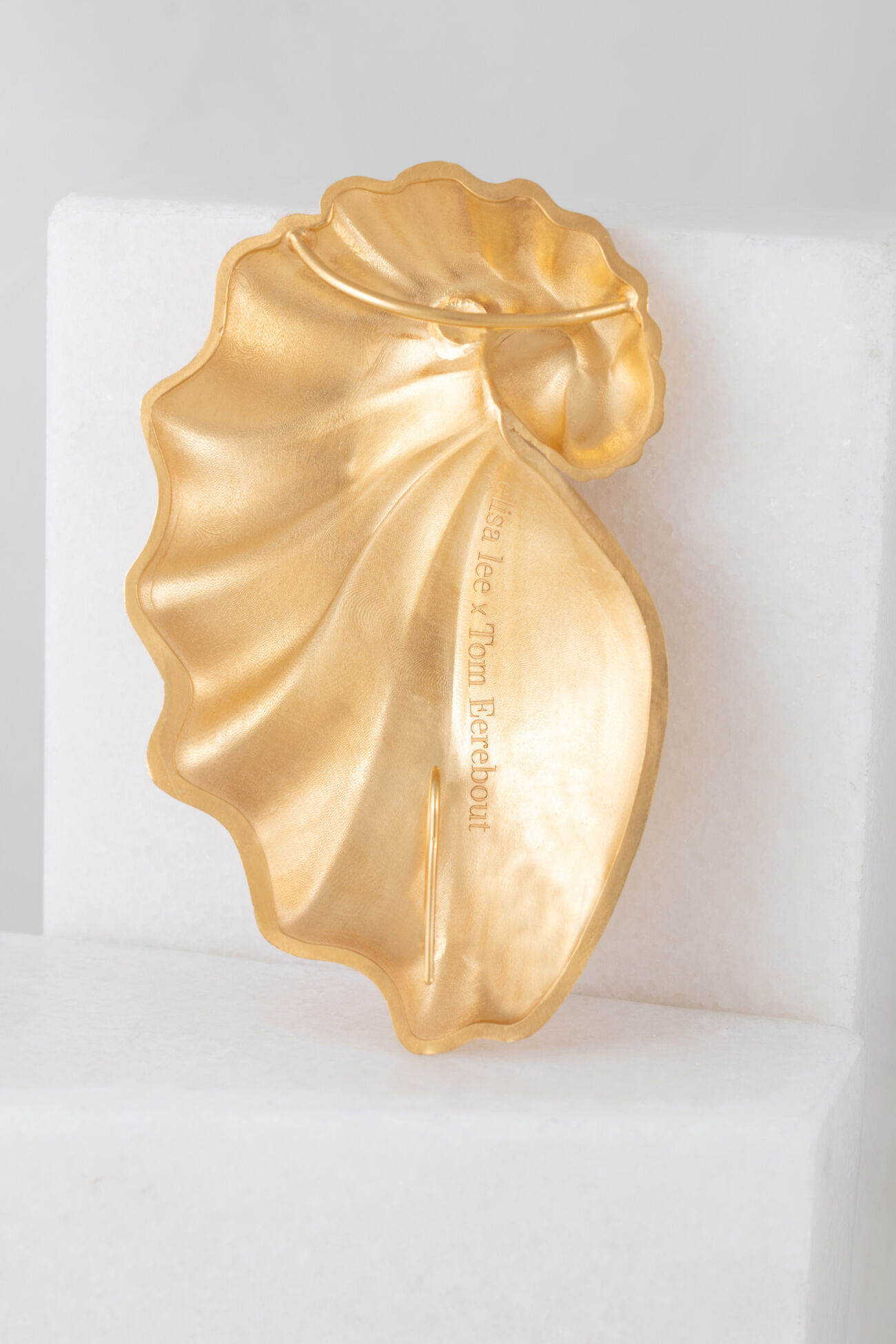 Elisalee x tom eerebout the shell extra large oorbel gravure