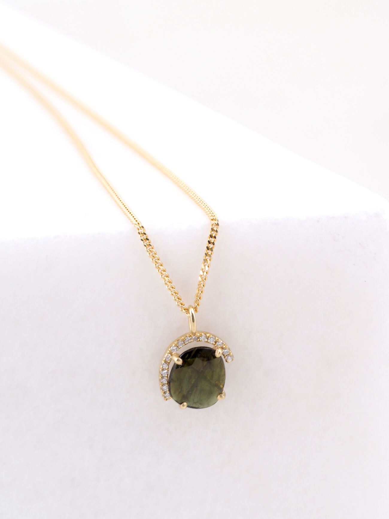 Elisalee lux halvehalo groene toermalijn hanger