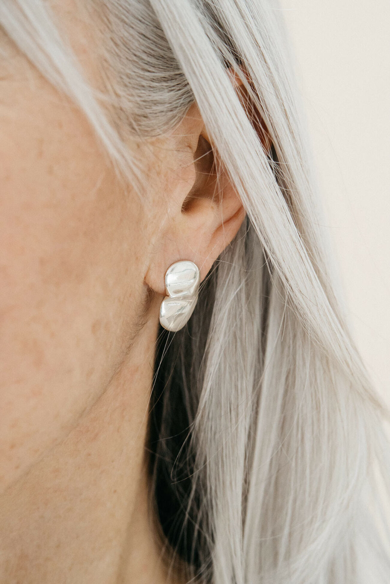 Mini liquid earrings