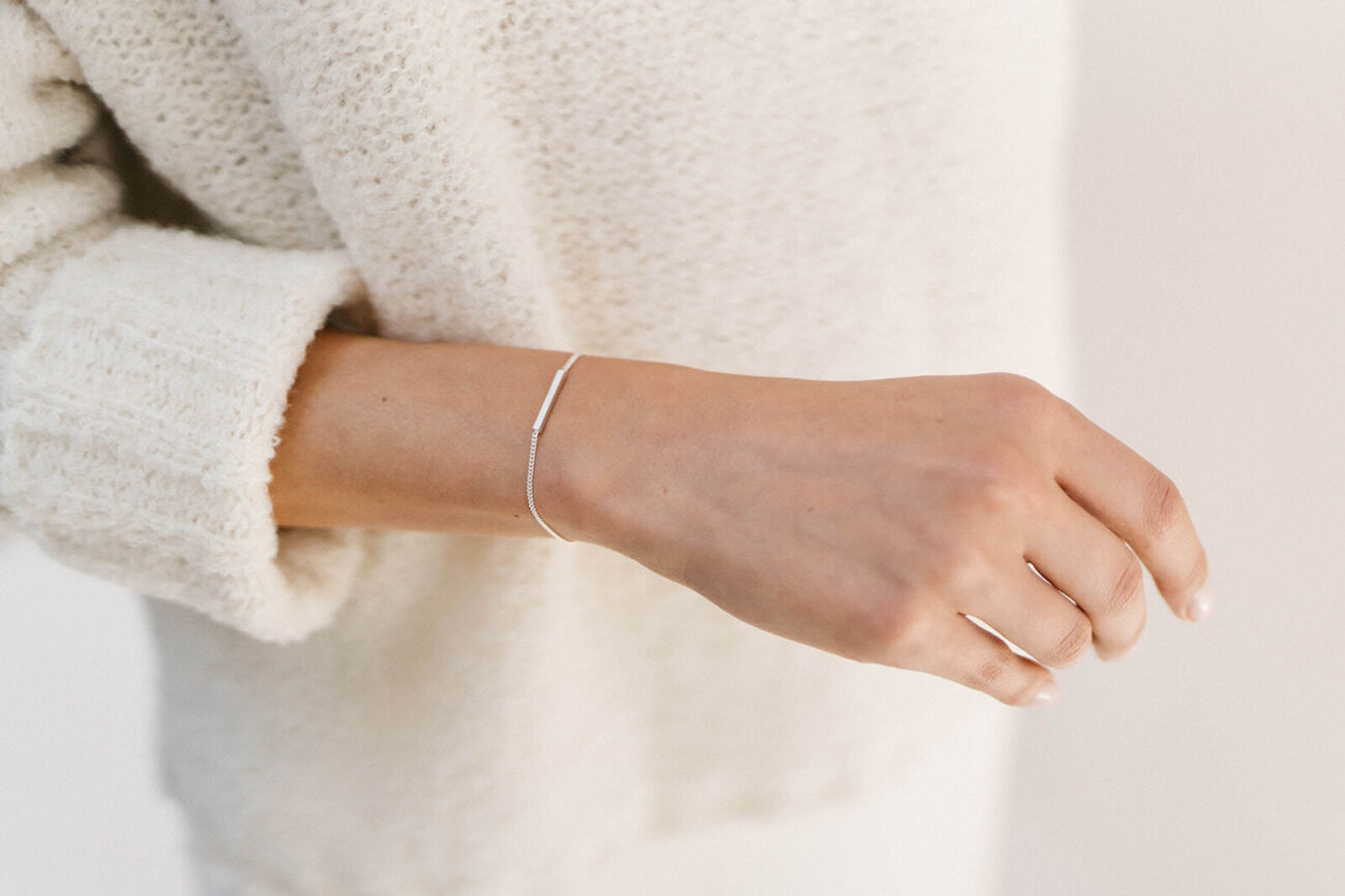 elisa lee right armband 18K balkje