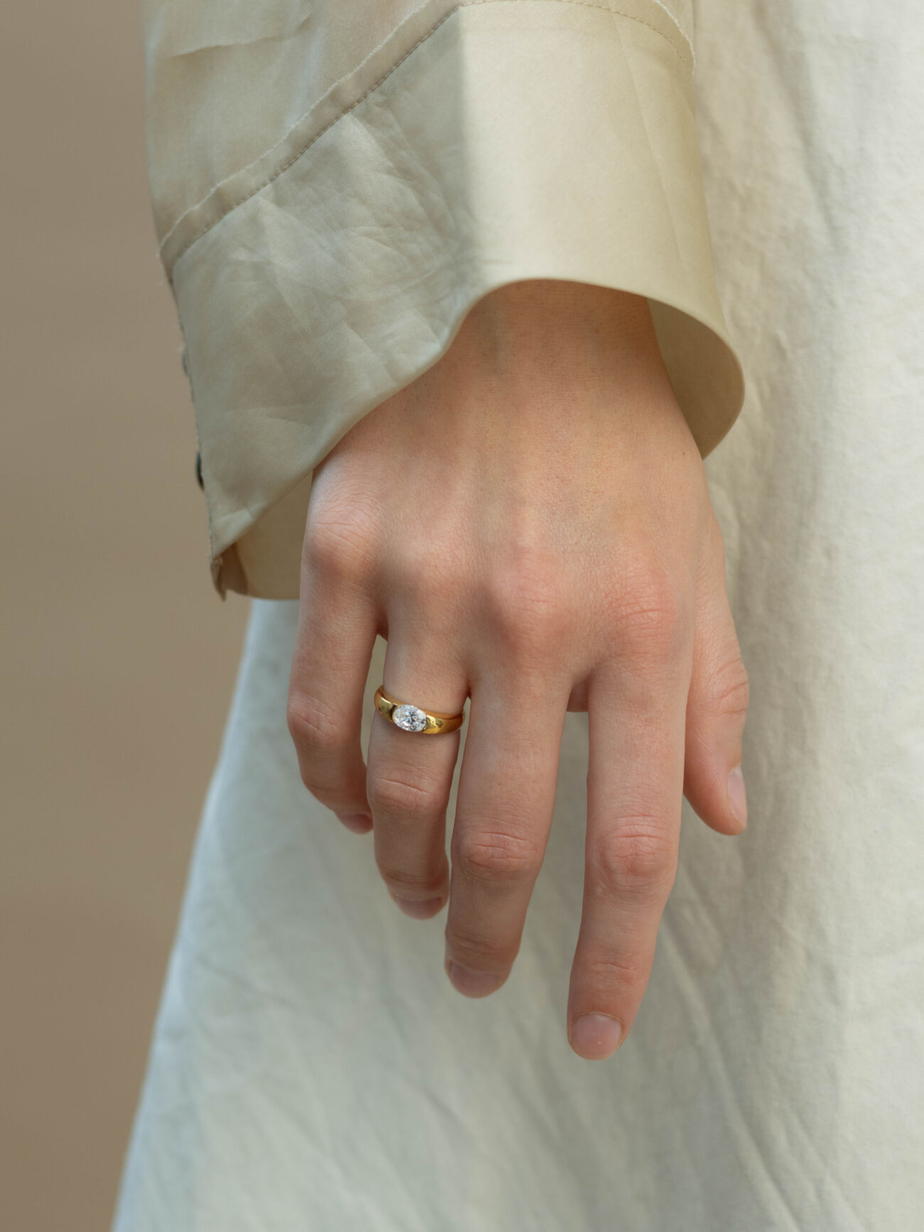 Elisa lee shifted shifted oval diamond ring