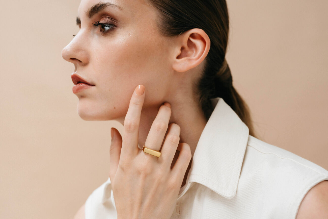 elisa lee shifted S6 zegelring 18K geel goud