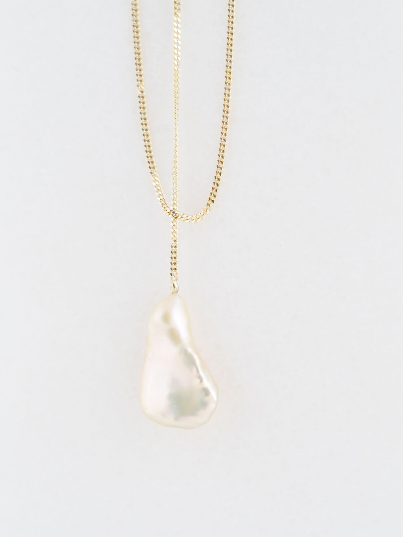 Splash back necklace detail
