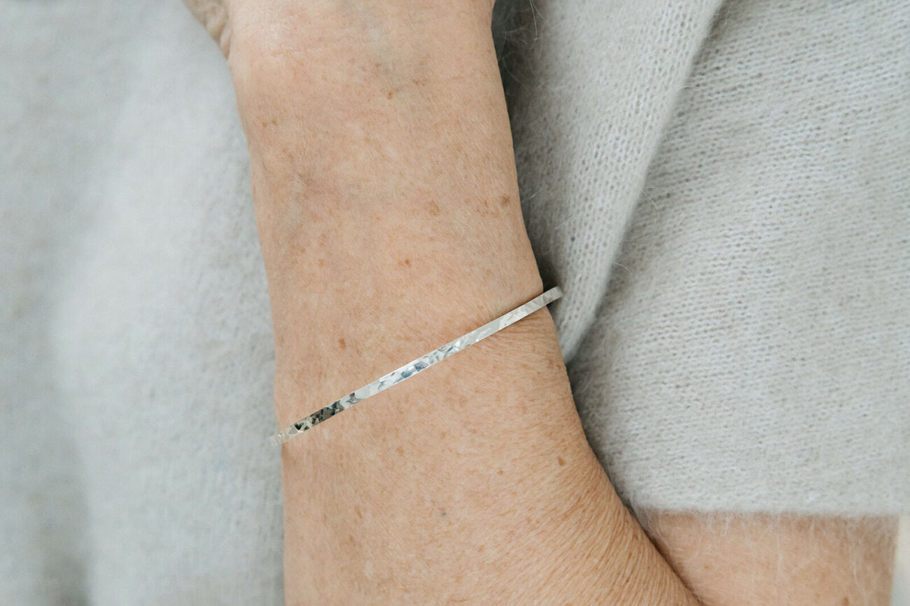 Square armband met hamerslag 4