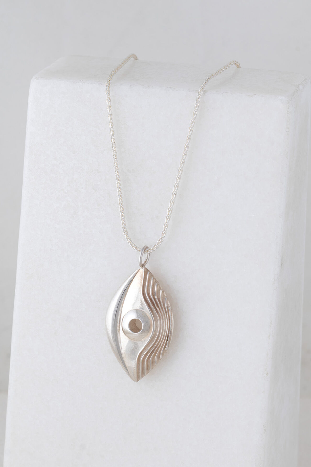 Elisalee halssnoer talisman big viewer 2