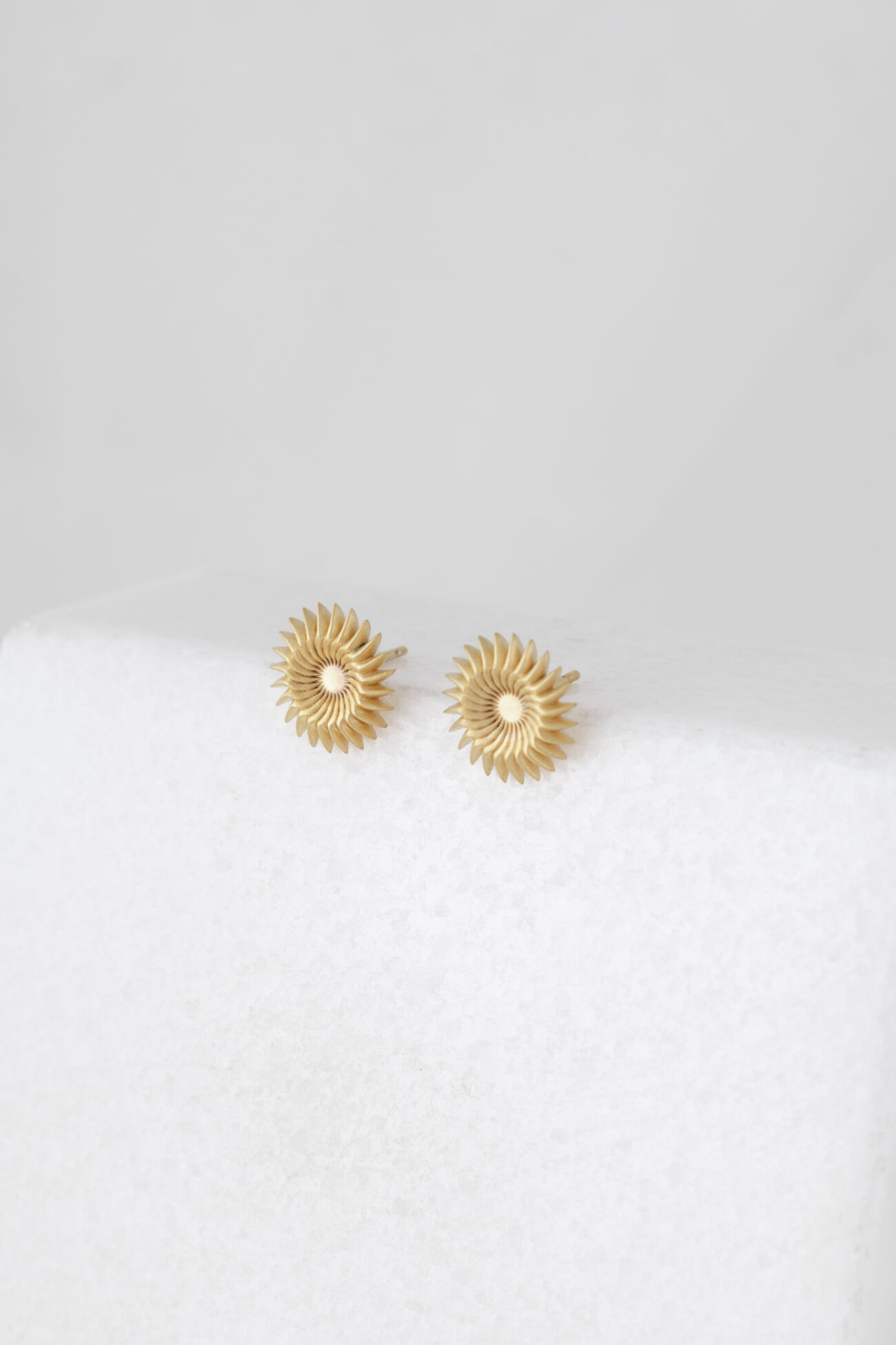Elisalee talisman the sun button 2