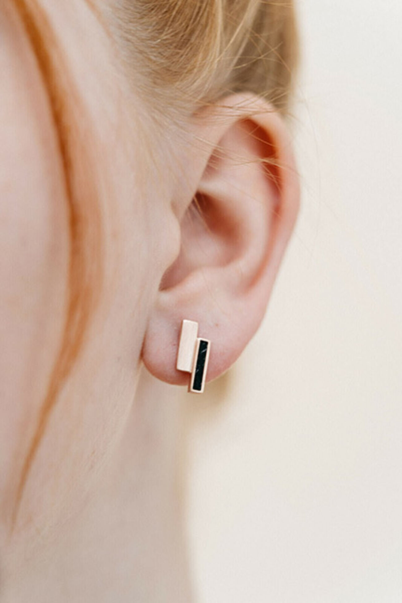 Yugen earrings rose gold black